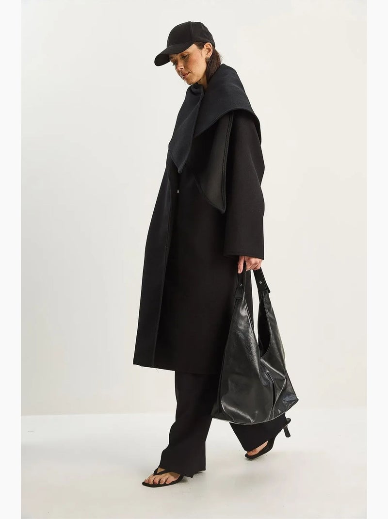 Cappotto oversize con collo a scialle e chiusura con bottoni lucci Nero - Kiabi