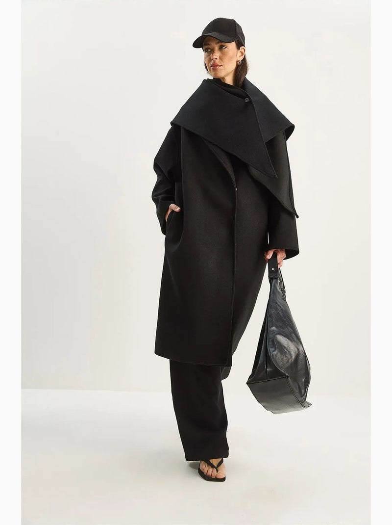 Cappotto oversize con collo a scialle e chiusura con bottoni lucci Nero - Kiabi