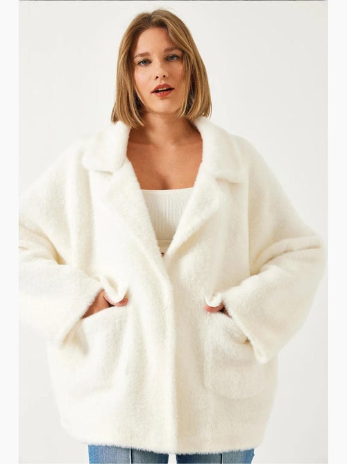 Cappotto oversize in pelliccia sintetica lucci - Kiabi Cappotto oversize in pelliccia sintetica lucci - Kiabi