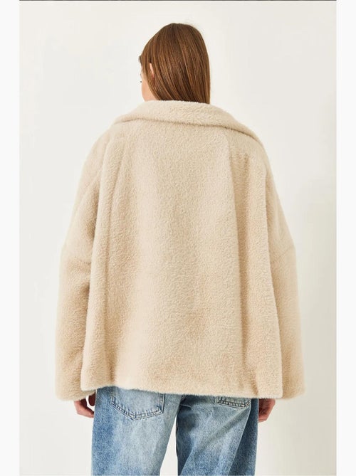Cappotto oversize in pelliccia sintetica lucci - Kiabi Cappotto oversize in pelliccia sintetica lucci - Kiabi