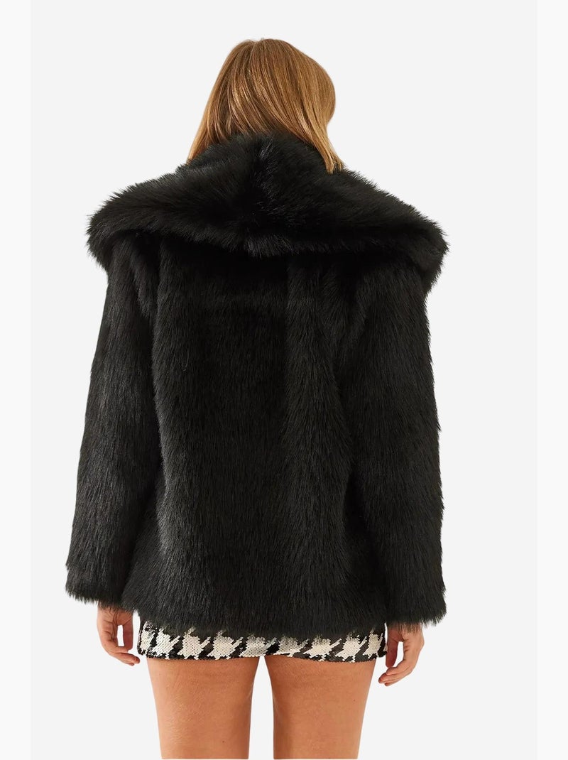 Cappotto oversize in pelliccia sintetica lucci Nero - Kiabi