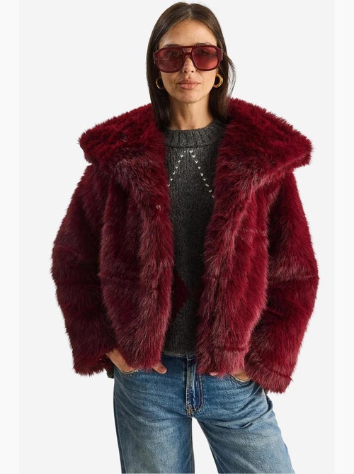 Cappotto oversize in pelliccia sintetica lucci - Kiabi Cappotto oversize in pelliccia sintetica lucci - Kiabi