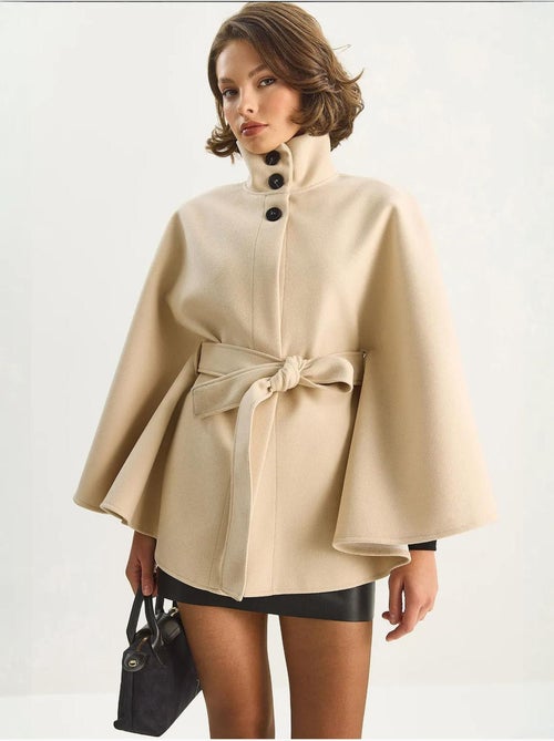 Cappotto poncho con chiusura a laccio lucci - Kiabi Cappotto poncho con chiusura a laccio lucci - Kiabi