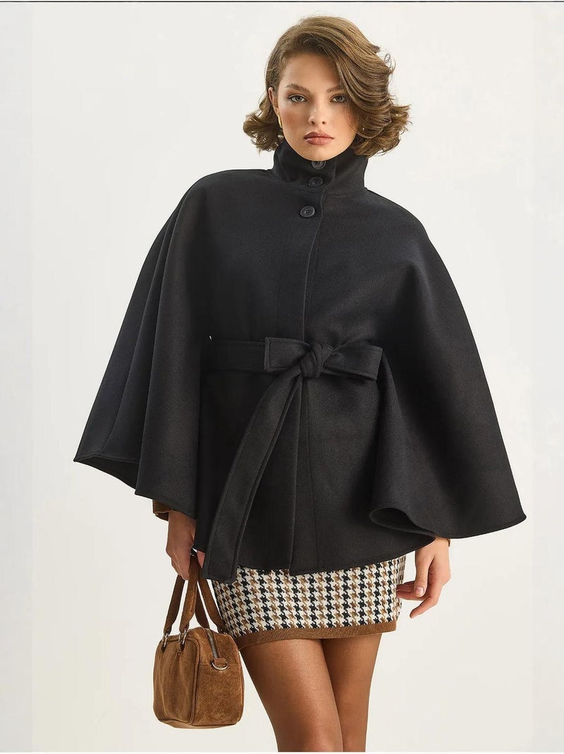Cappotto poncho con chiusura a laccio lucci Nero - Kiabi