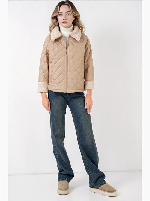 Cappotto trapuntato con dettagli in pelliccia sintetica bdart - Kiabi Cappotto trapuntato con dettagli in pelliccia sintetica bdart - Kiabi