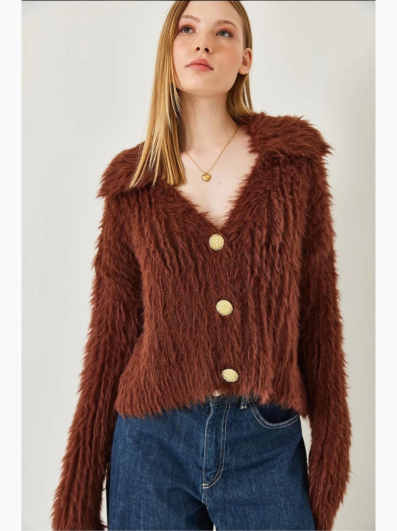 Cardigan a collo alto con bottoni dorati e effetto pelliccia sintetica lucci Marrone cioccolato - Kiabi