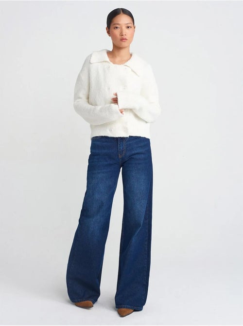 Cardigan a coste con colletto polo e bottoni - Kiabi Cardigan a coste con colletto polo e bottoni - Kiabi