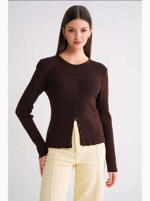 Cardigan a costine slim fit con bottoni mixray - Kiabi Cardigan a costine slim fit con bottoni mixray - Kiabi