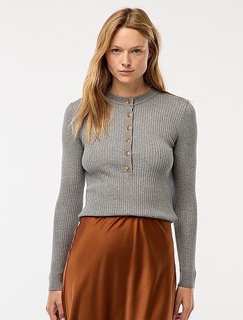 Cardigan a maniche lunghe in maglia a coste