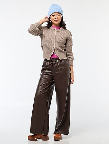 Cardigan abbottonato in maglia spessa