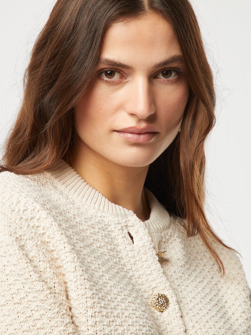 Cardigan con bottoni fantasia dorati Beige - Kiabi