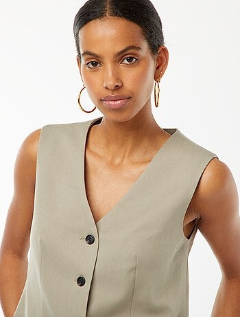 Cardigan con bottoni senza maniche
