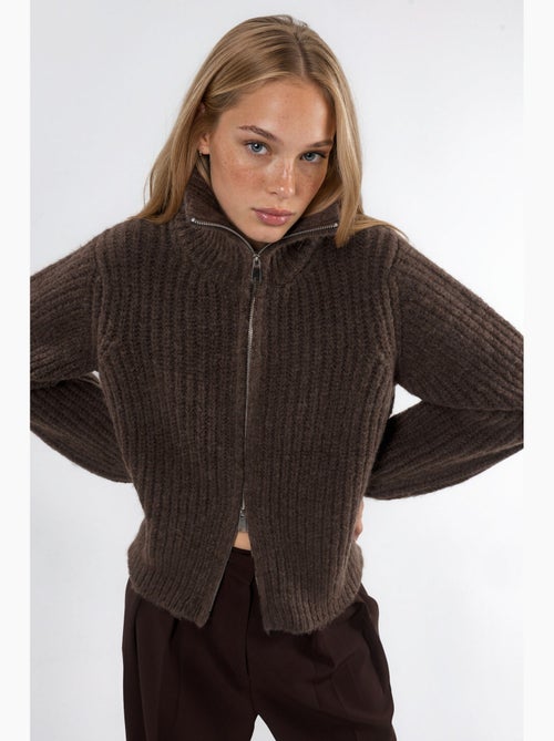 Cardigan con zip a collo alto in maglia spessa testurizzata hiccup - Kiabi Cardigan con zip a collo alto in maglia spessa testurizzata hiccup - Kiabi