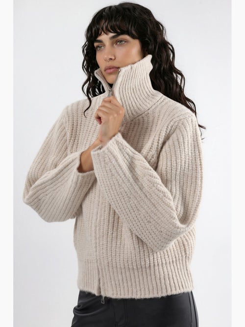 Cardigan con zip a collo alto in maglia spessa testurizzata hiccup - Kiabi Cardigan con zip a collo alto in maglia spessa testurizzata hiccup - Kiabi