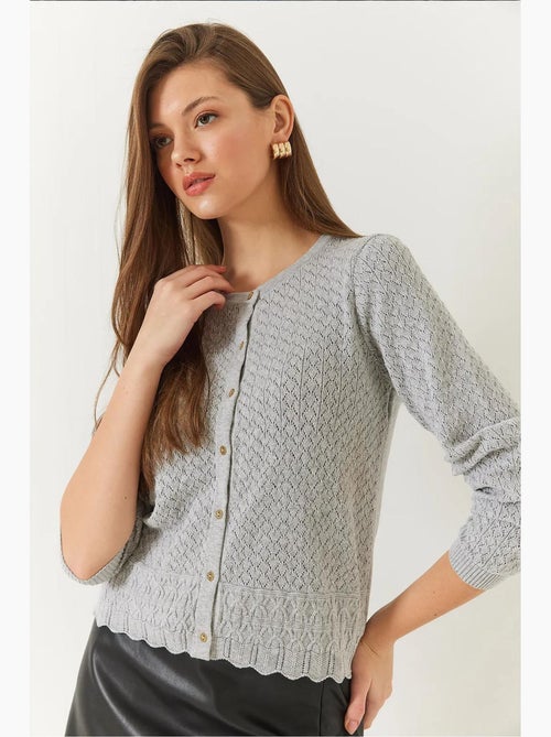 Cardigan in maglia a maniche lunghe con bottoni traforati lucci - Kiabi