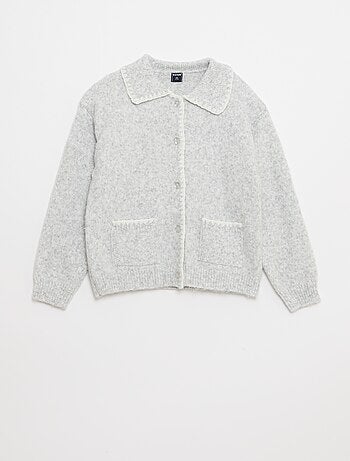 Cardigan in maglia con apertura abbottonata e tasche applicate
