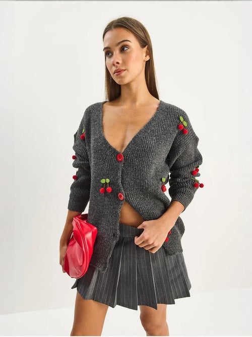 Cardigan in maglia con scollo a v e ricamo frutta lucci - Kiabi Cardigan in maglia con scollo a v e ricamo frutta lucci - Kiabi
