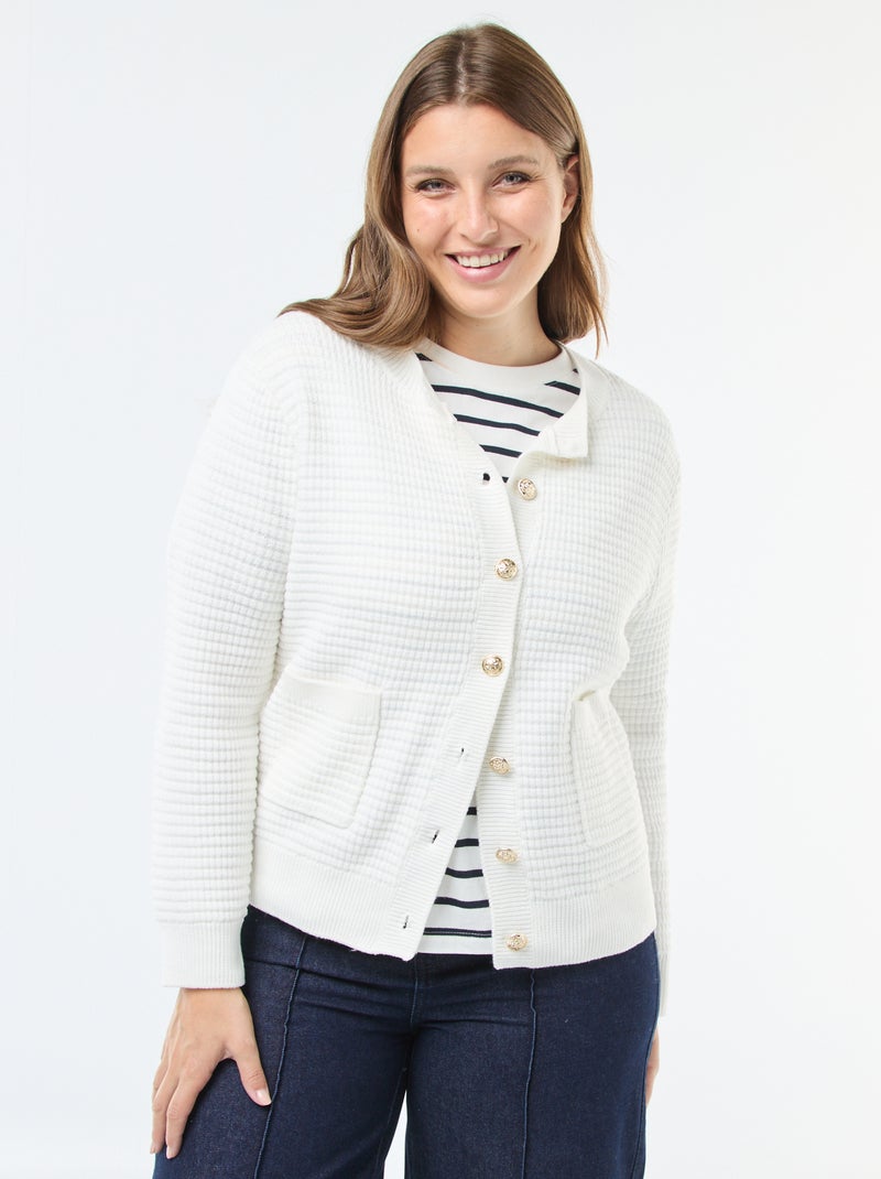 Cardigan in maglia goffrata con bottoni dorati Beige - Kiabi