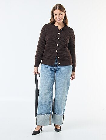 Gilet in maglia goffrata con bottoni dorati