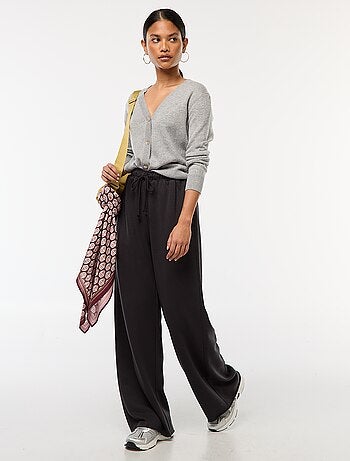 Cardigan in maglia leggera con scollo a V