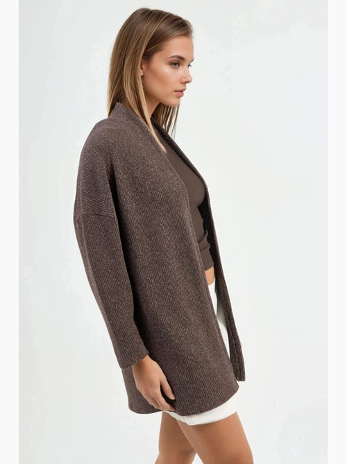Cardigan lungo a coste in maglia con colletto aperto busem - Kiabi Cardigan lungo a coste in maglia con colletto aperto busem - Kiabi