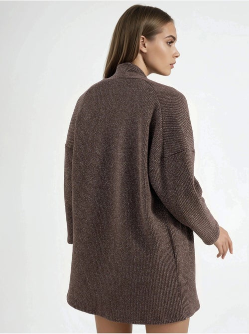 Cardigan lungo a coste in maglia con colletto aperto busem - Kiabi Cardigan lungo a coste in maglia con colletto aperto busem - Kiabi