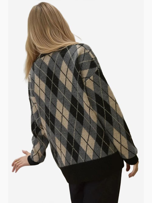 Cardigan lungo in maglia geometrica con scollo a v e bottoni hiccup - Kiabi Cardigan lungo in maglia geometrica con scollo a v e bottoni hiccup - Kiabi