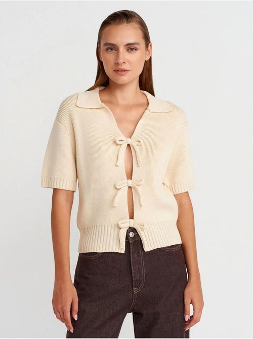 Cardigan polo da donna in acrilico a coste con chiusura frontale con laccetto - Kiabi Cardigan polo da donna in acrilico a coste con chiusura frontale con laccetto - Kiabi