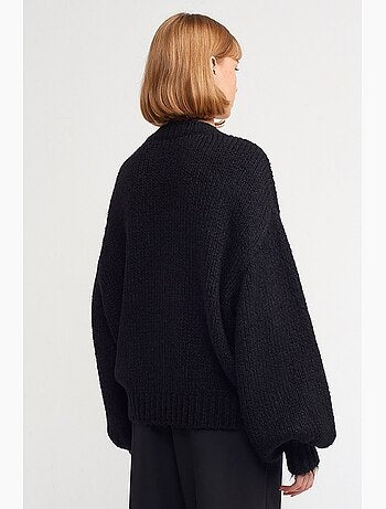 Cardigan ricamato con scollo a v e bottoni dilvin