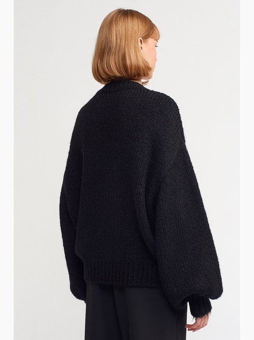 Cardigan ricamato con scollo a v e bottoni dilvin - Kiabi Cardigan ricamato con scollo a v e bottoni dilvin - Kiabi