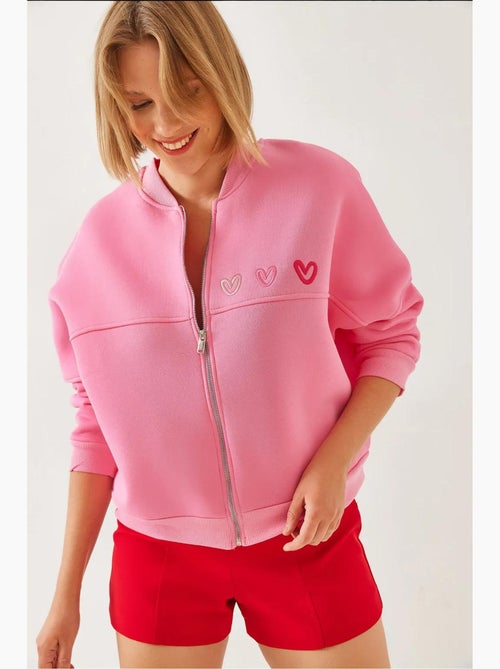 Cardigan spazzolato a tre strati con ricamo a cuore lucci - Kiabi Cardigan spazzolato a tre strati con ricamo a cuore lucci - Kiabi
