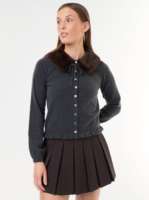 Cardigan tinta unita con collo in pelliccia sintetica - Kiabi