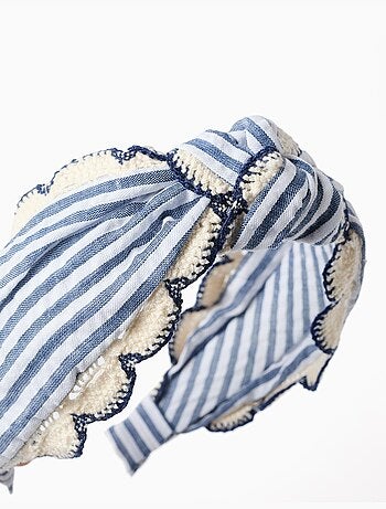 Cerchietto a righe e bordo all'uncinetto