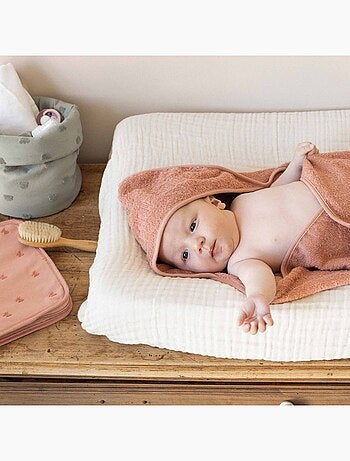 Cestina per la cura del bimbo