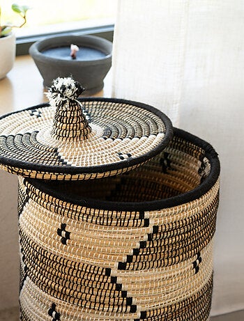 Cesto per il bucato con motivi etnici in fibre naturali