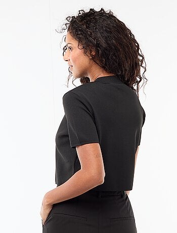 Chiusura con gioiello dorato al collo