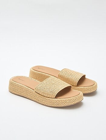 Ciabatta con zeppa effetto paglia