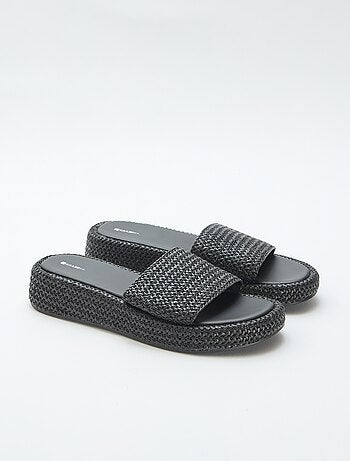 Ciabatta con zeppa effetto paglia