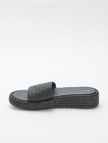 Ciabatta con zeppa effetto paglia