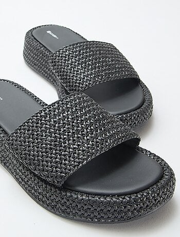 Ciabatta con zeppa effetto paglia