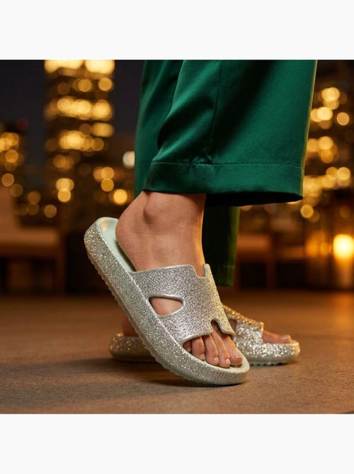 Ciabatte Glitter H-Strap EVA 6 Colori OZABI - Kiabi Ciabatte Glitter H-Strap EVA 6 Colori OZABI - Kiabi