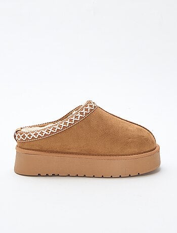 Ciabatte mules in simil suede con dettagli