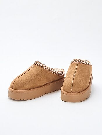 Ciabatte mules in simil suede con dettagli