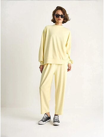 Completo coordinato in maglia due pezzi con maniche lunghe e girocollo lucci