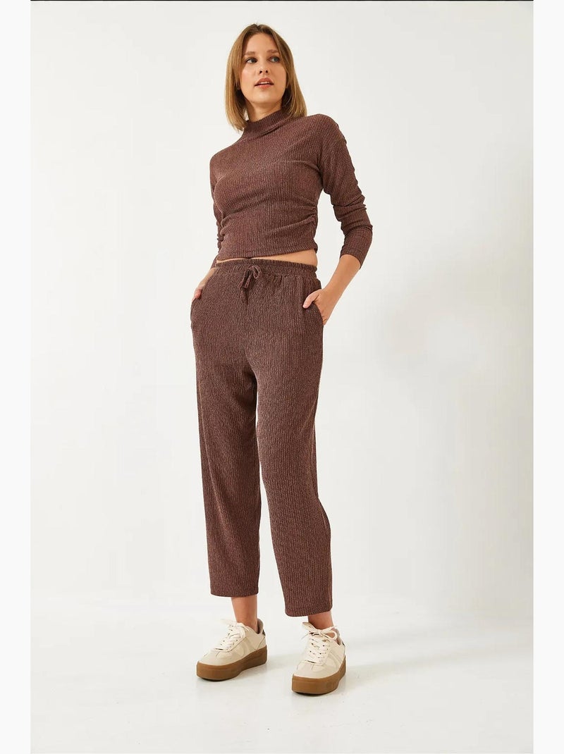 Completo due pezzi composto da top corto e pantaloni con elastico in vita lucci Marrone cioccolato - Kiabi