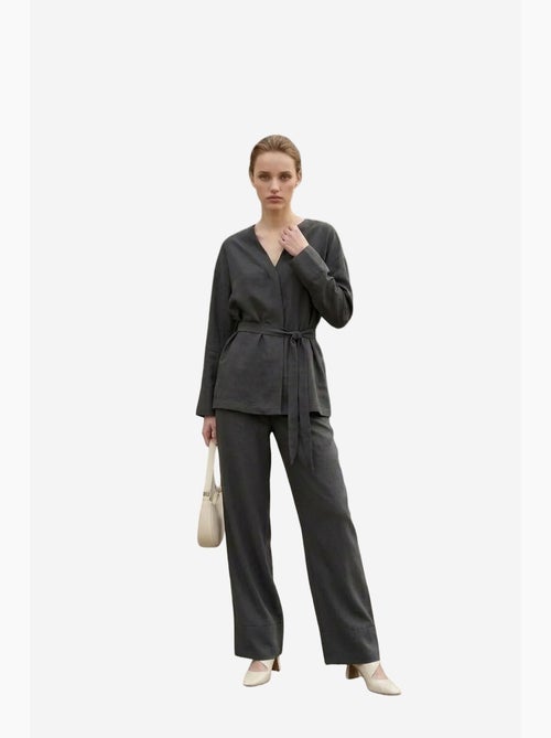 Completo due pezzi con cintura, scollo a v e maniche lunghe my fashion - Kiabi Completo due pezzi con cintura, scollo a v e maniche lunghe my fashion - Kiabi