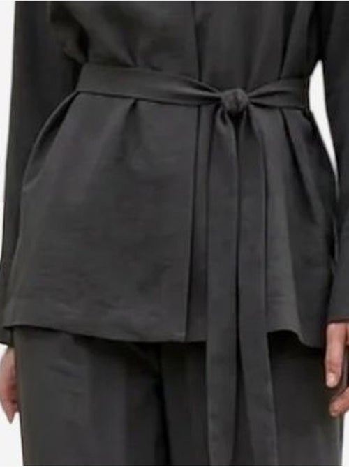 Completo due pezzi con cintura, scollo a v e maniche lunghe my fashion - Kiabi Completo due pezzi con cintura, scollo a v e maniche lunghe my fashion - Kiabi