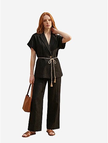 Completo due pezzi con scollo a v a vita alta e dettaglio con laccetto my fashion
