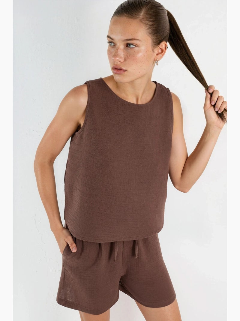 Completo due pezzi con top in mussola senza maniche e shorts hiccup Marrone cioccolato - Kiabi