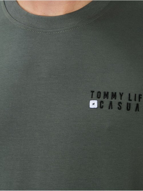 Completo felpa e pantaloni oversize girocollo tommy - Kiabi Completo felpa e pantaloni oversize girocollo tommy - Kiabi